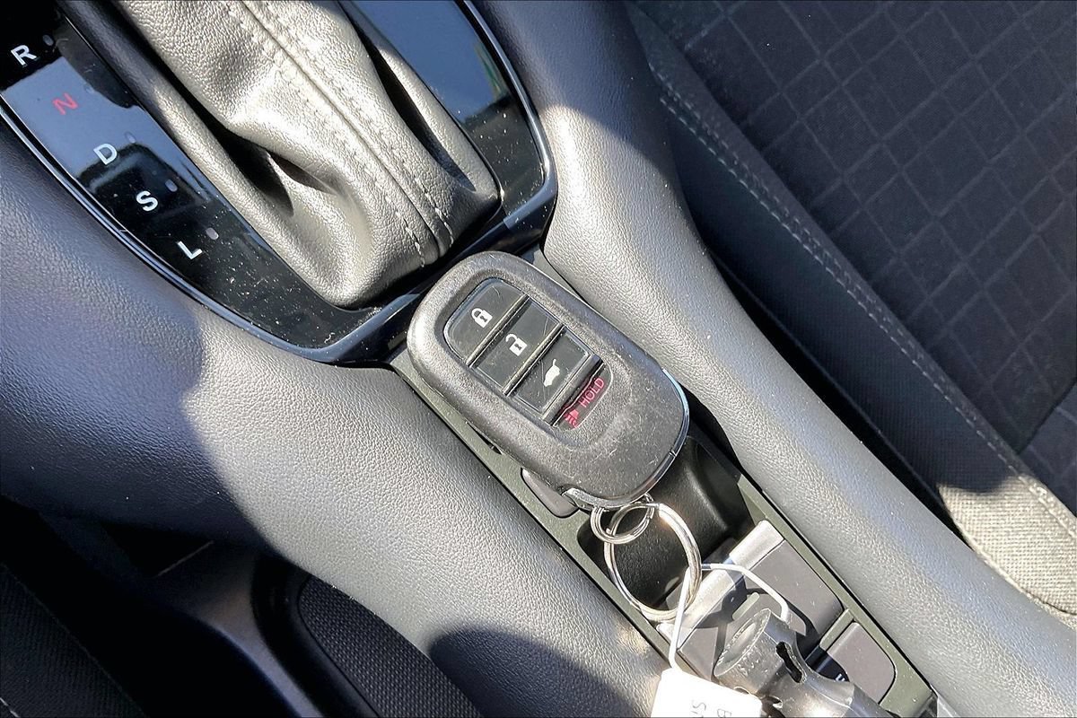 Used 2025 Honda HR-V LX image 27