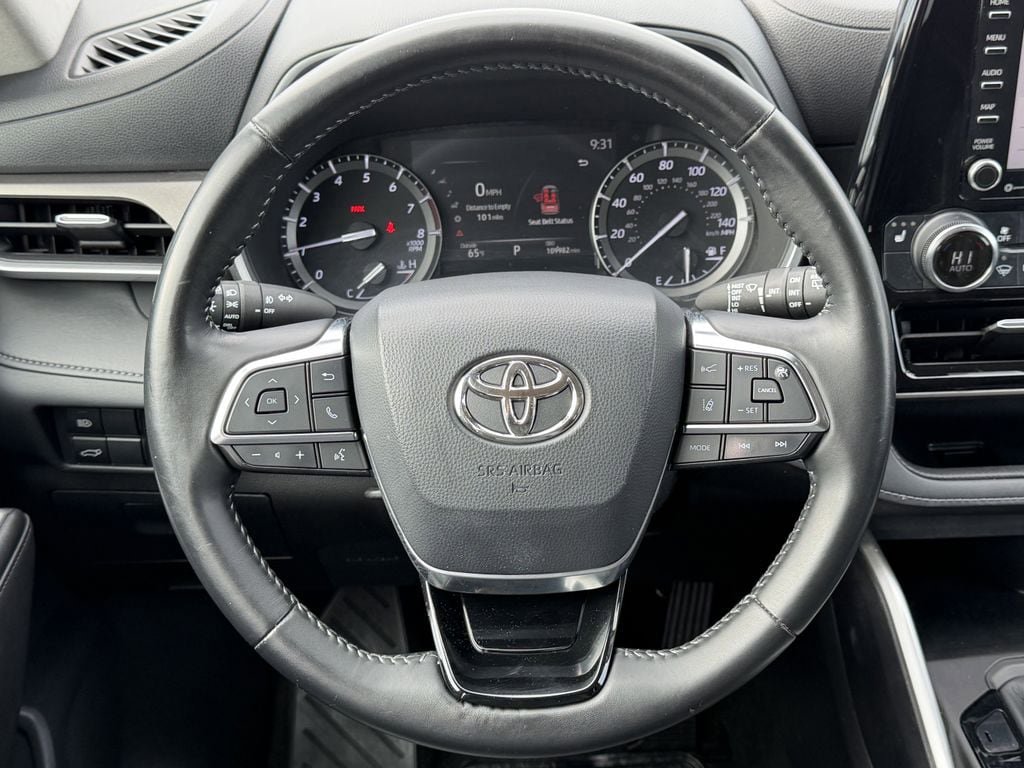 Used 2020 Toyota Highlander XLE FWD image 15