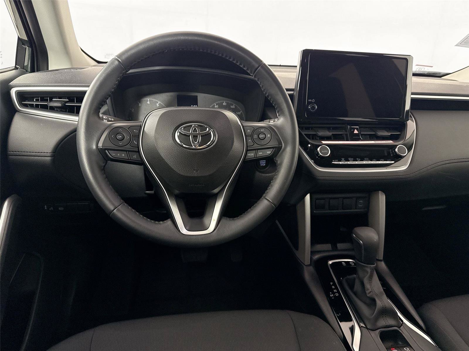 Certified 2024 Toyota Corolla Cross LE FWD image 29