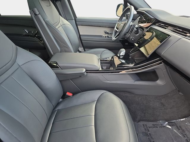 Used 2025 Land Rover Range Rover Sport SE image 12