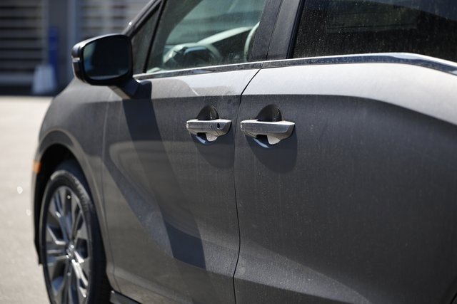 New 2026 Honda Odyssey Touring image 11