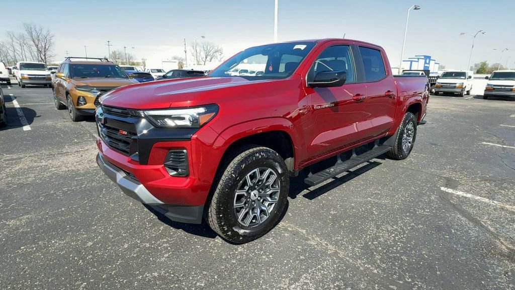 Used 2024 Chevrolet Colorado Z71 w/ Z71 Convenience Package 2 image 4