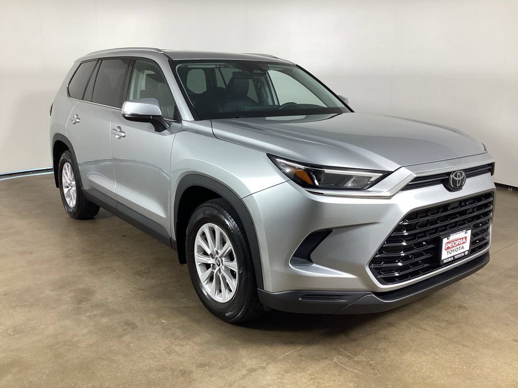 Used 2024 Toyota Grand Highlander AWD image 3