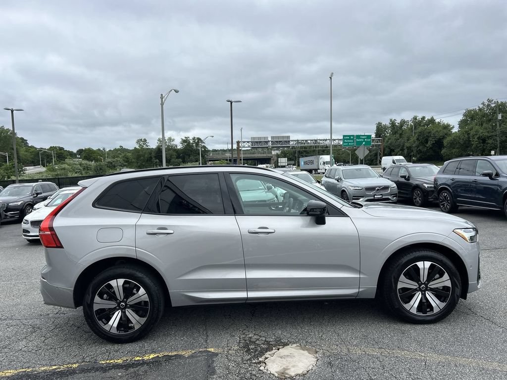 Certified 2024 Volvo XC60 T8 Plus w/ Climate Package AWD/4WD image 9