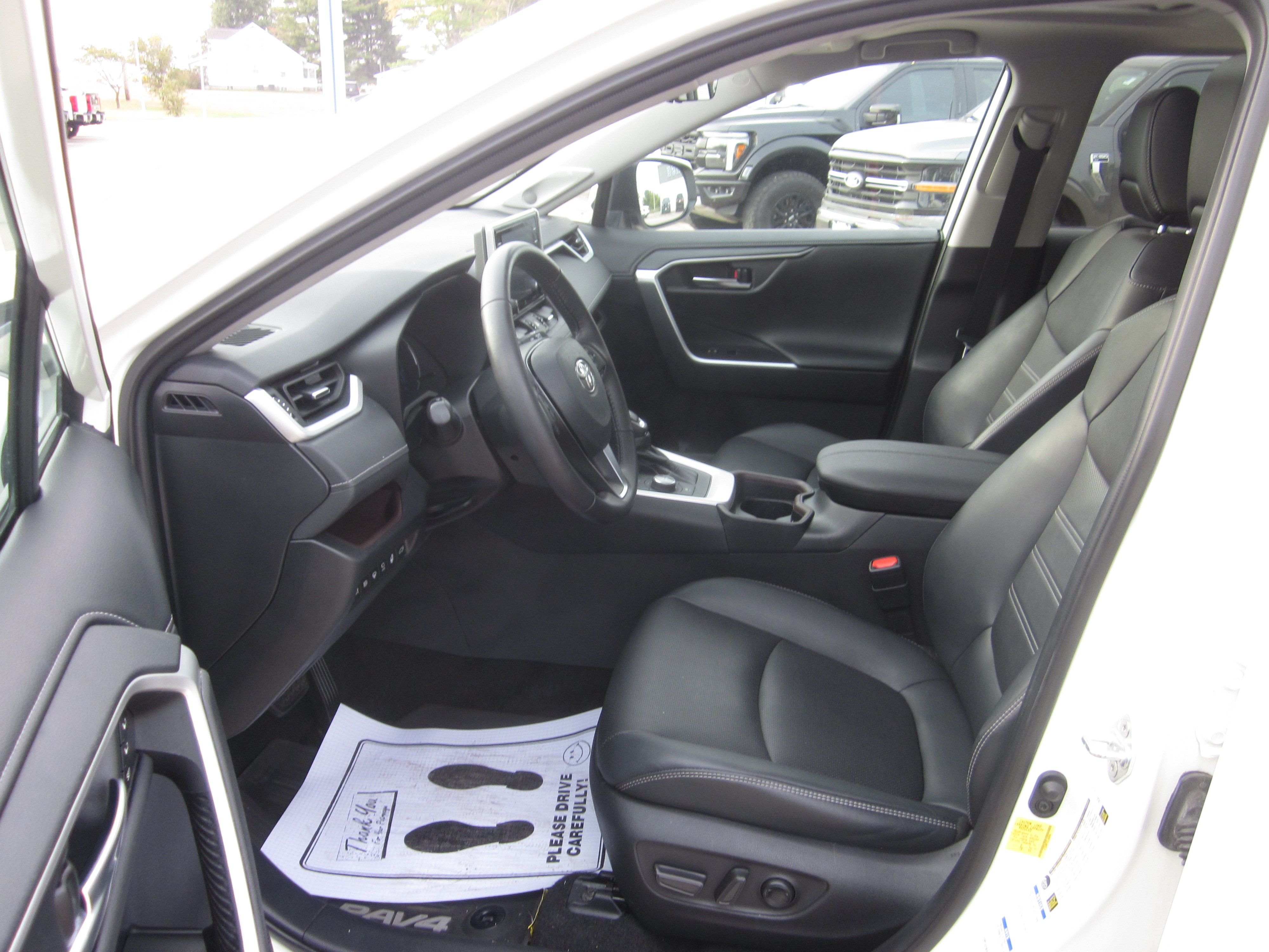 Used 2020 Toyota RAV4 Limited AWD/4WD image 12