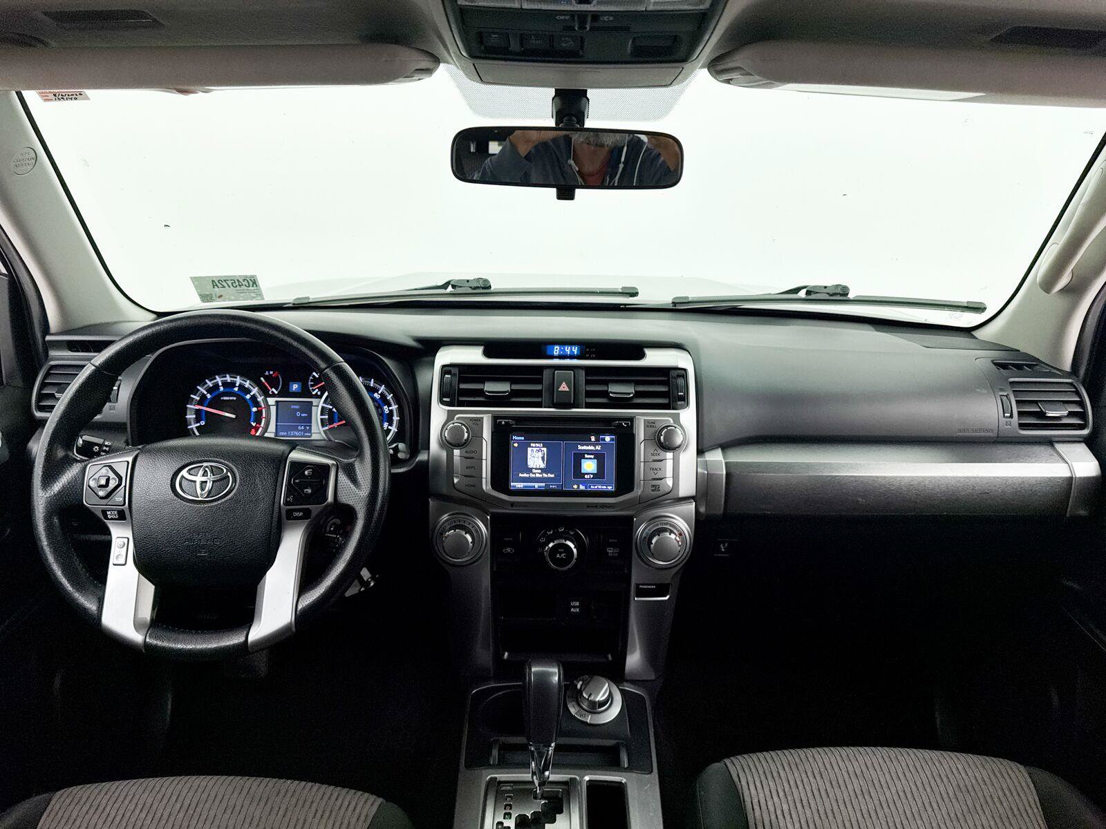Used 2018 Toyota 4Runner SR5 AWD/4WD image 19