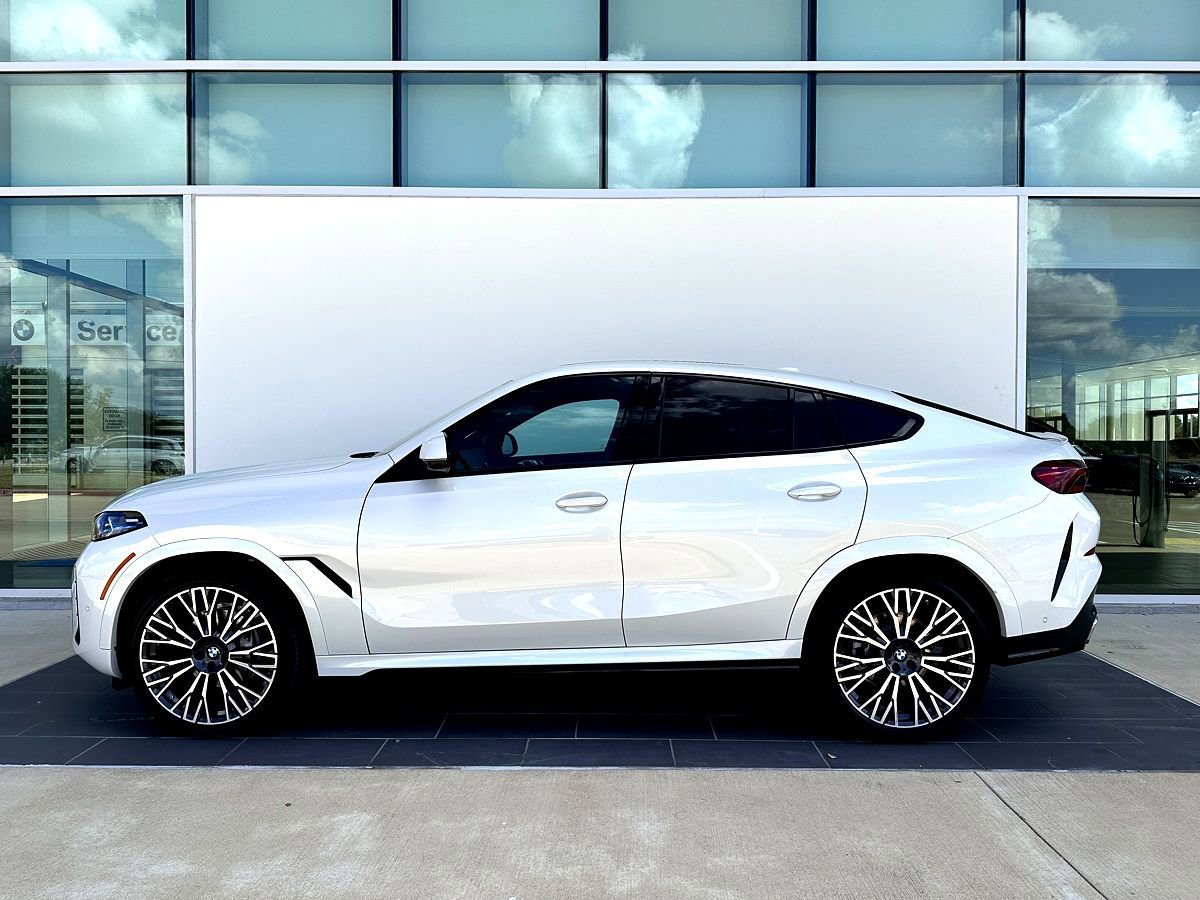 New 2026 BMW X6 xDrive40i w/ Climate Comfort Package image 8