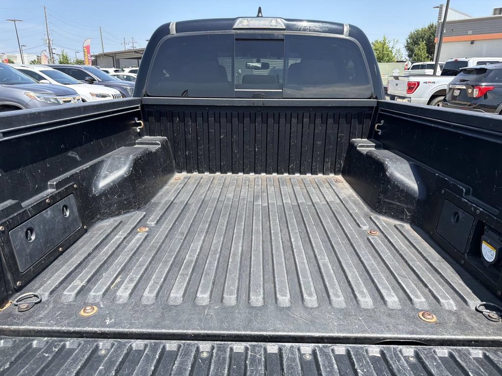 Used 2017 Toyota Tacoma TRD Off-Road w/ Tow Package (A/T) AWD/4WD image 11