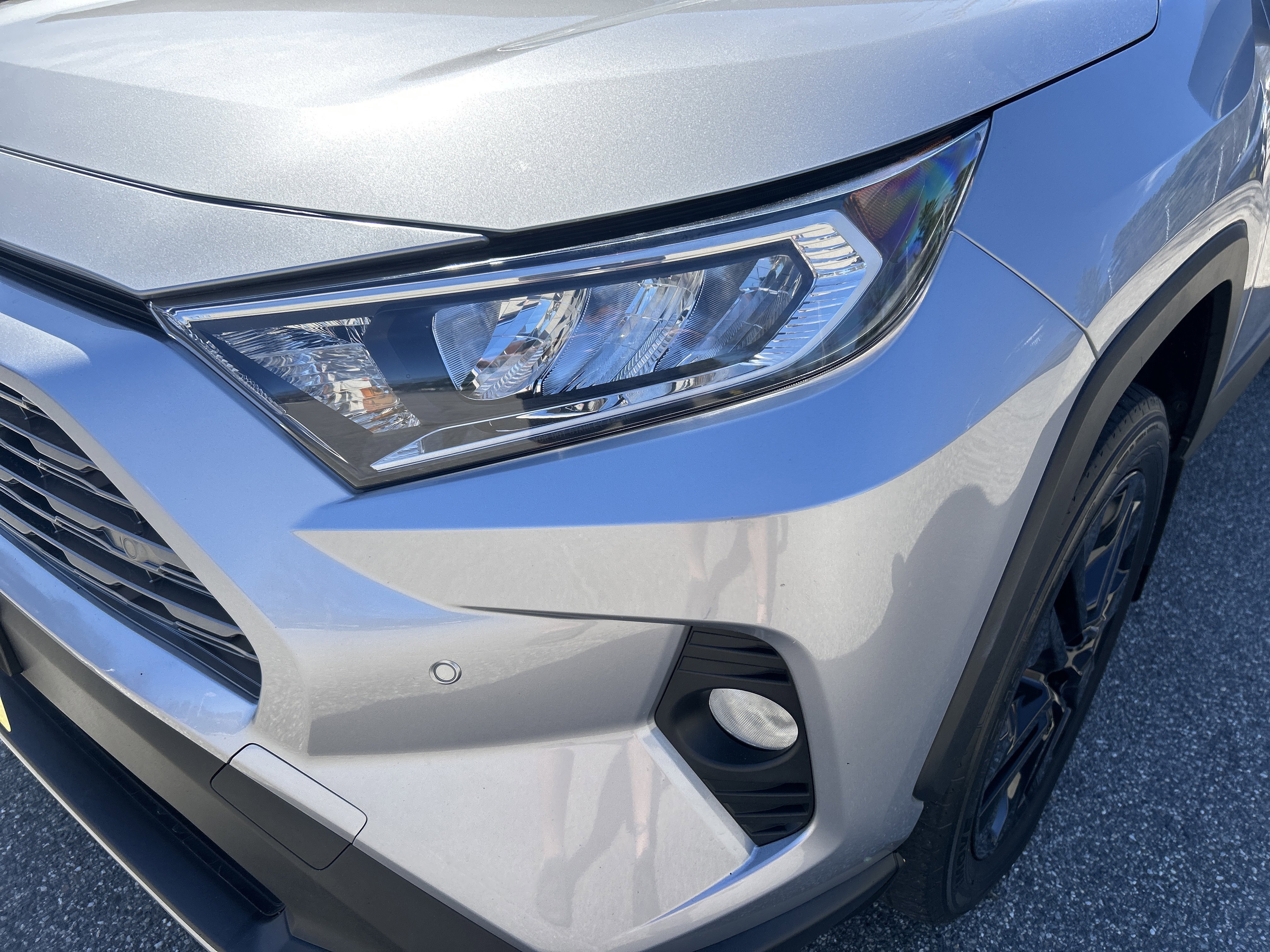 Used 2019 Toyota RAV4 Limited w/ Cold Weather Package AWD/4WD image 16
