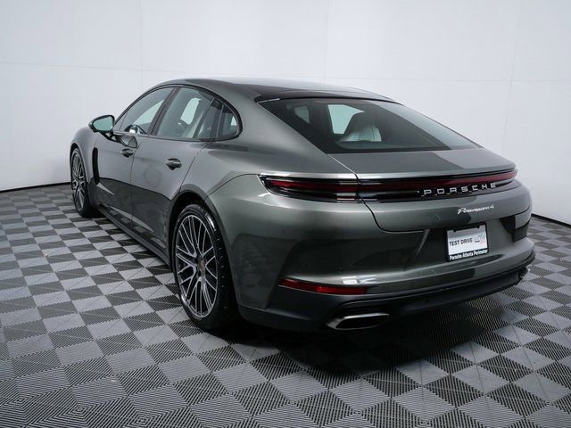 New 2026 Porsche Panamera 4 image 3
