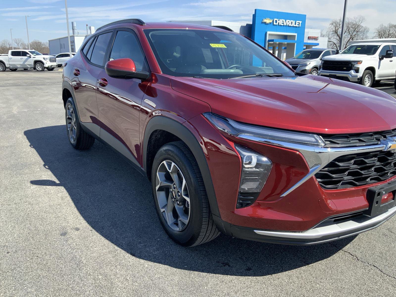 Used 2025 Chevrolet Trax LT w/ LT Convenience Package image 14