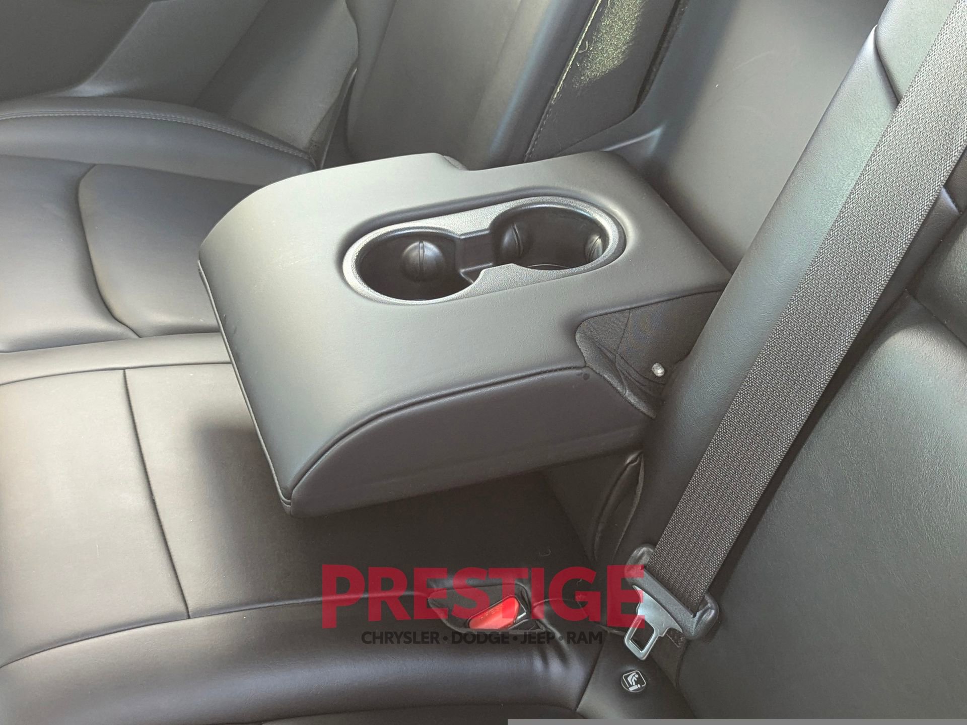 Used 2021 Tesla Model Y Long Range AWD/4WD image 32