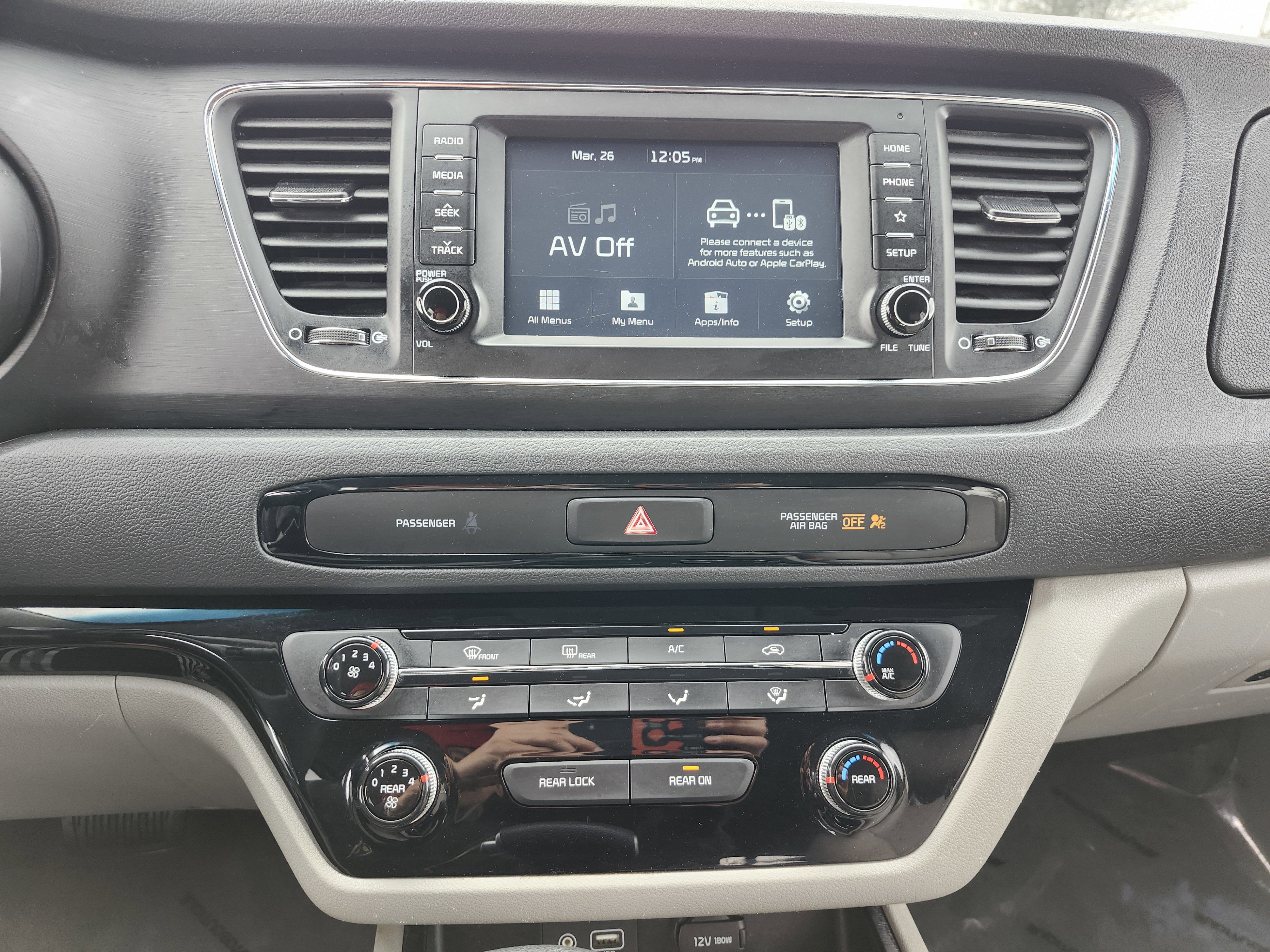 Used 2021 Kia Sedona LX image 28