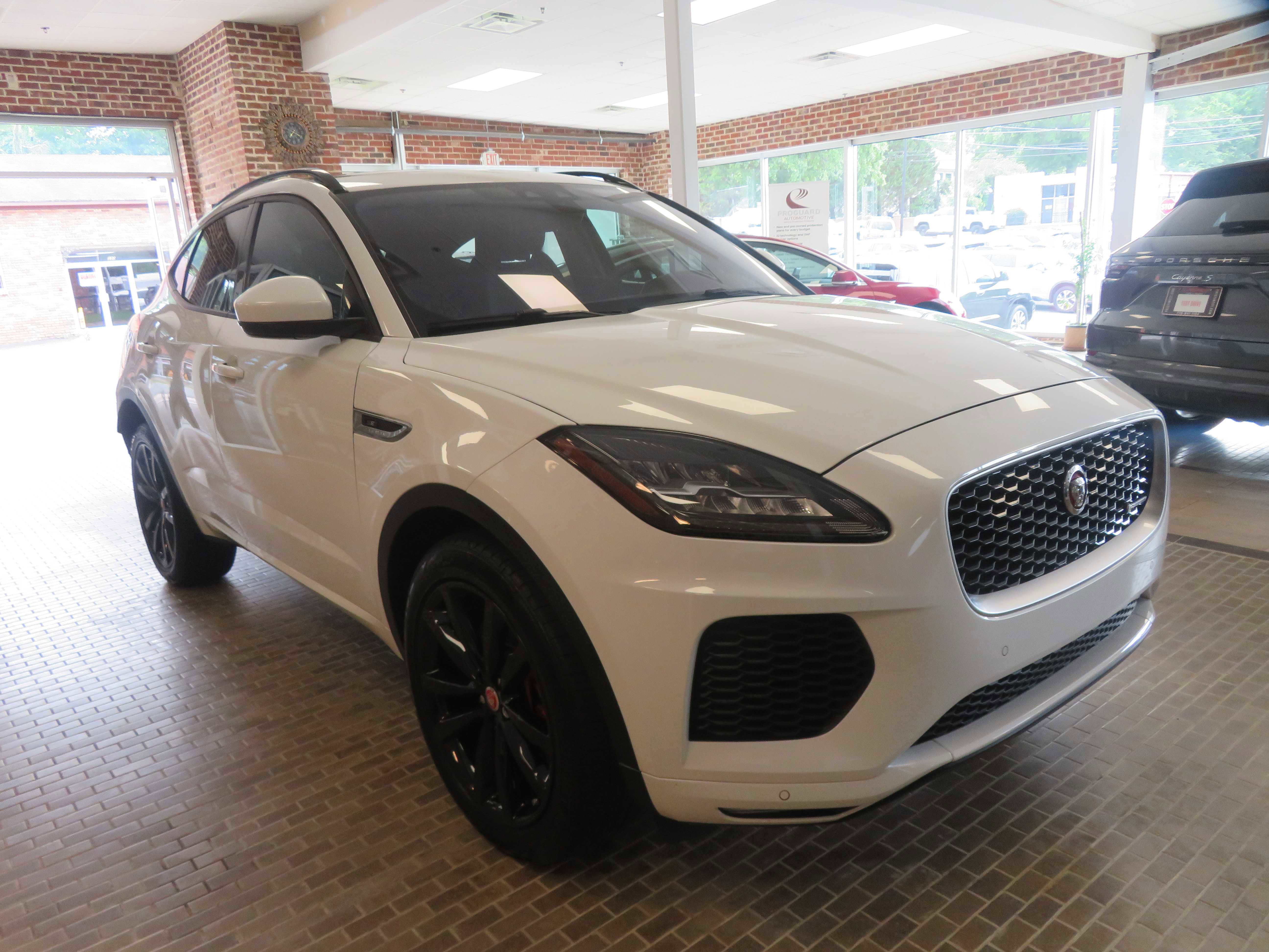 Used 2020 Jaguar E-PACE R-Dynamic SE AWD/4WD image 3