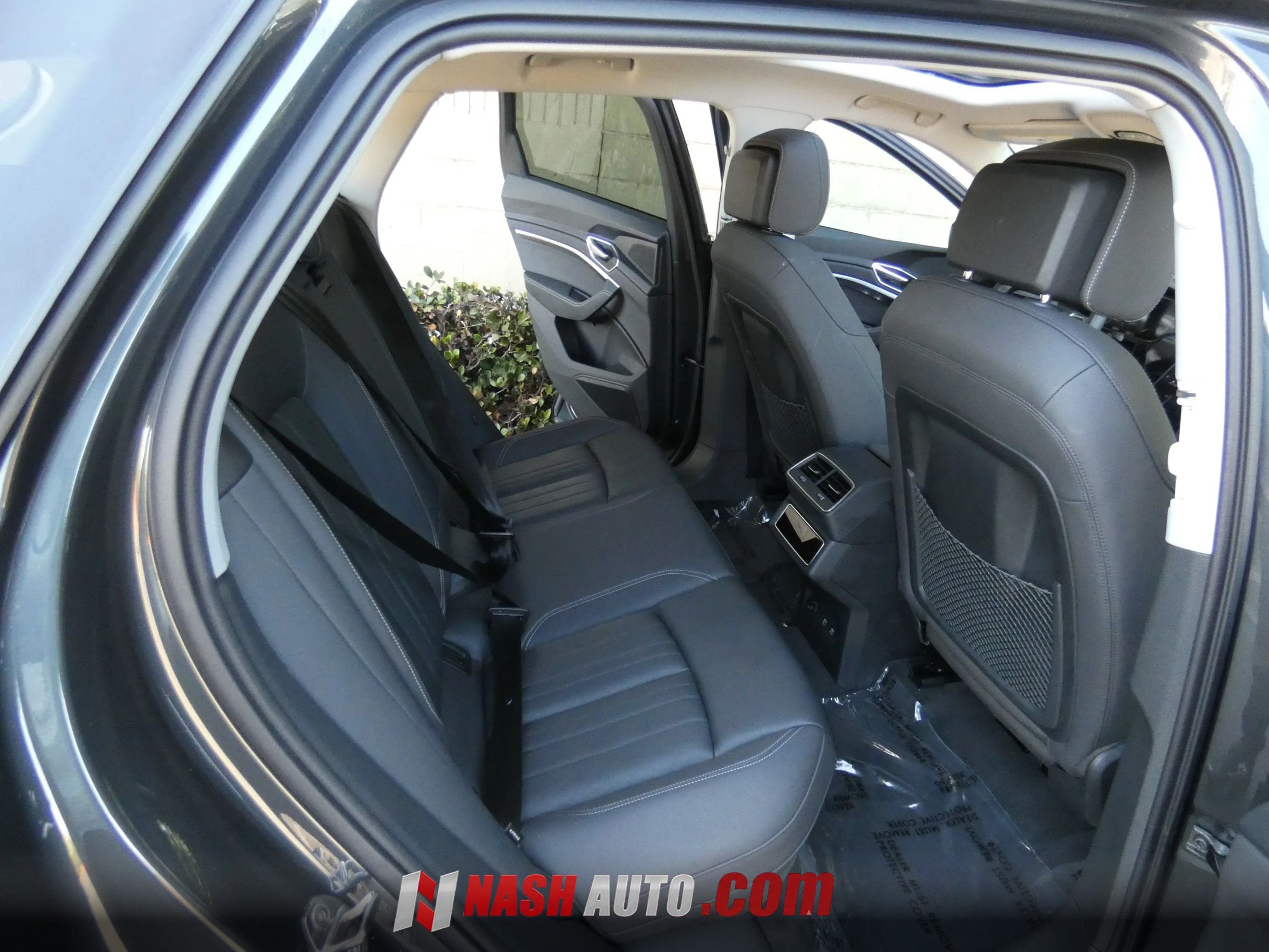 Used 2021 Audi e-tron Premium w/ Convenience Plus Package AWD/4WD image 34