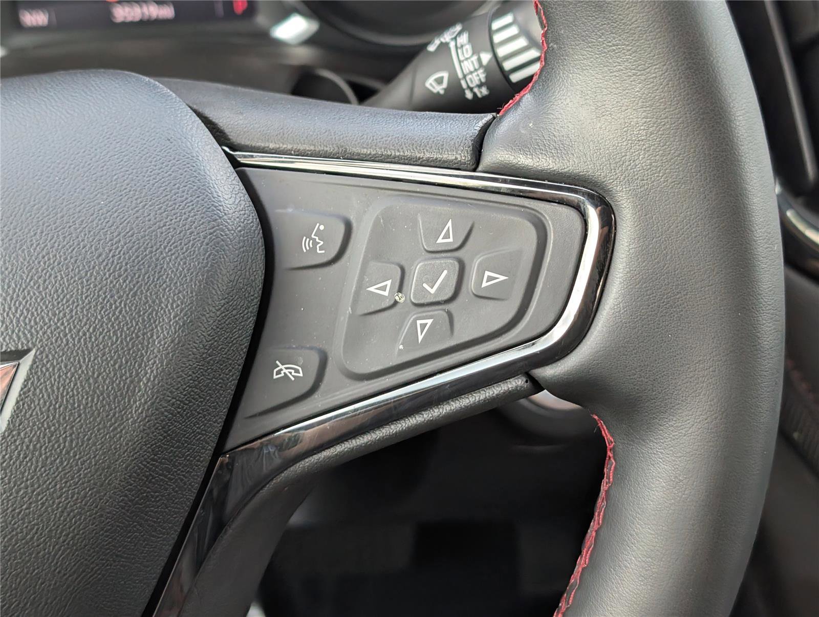 Used 2023 Chevrolet Equinox RS AWD/4WD image 25