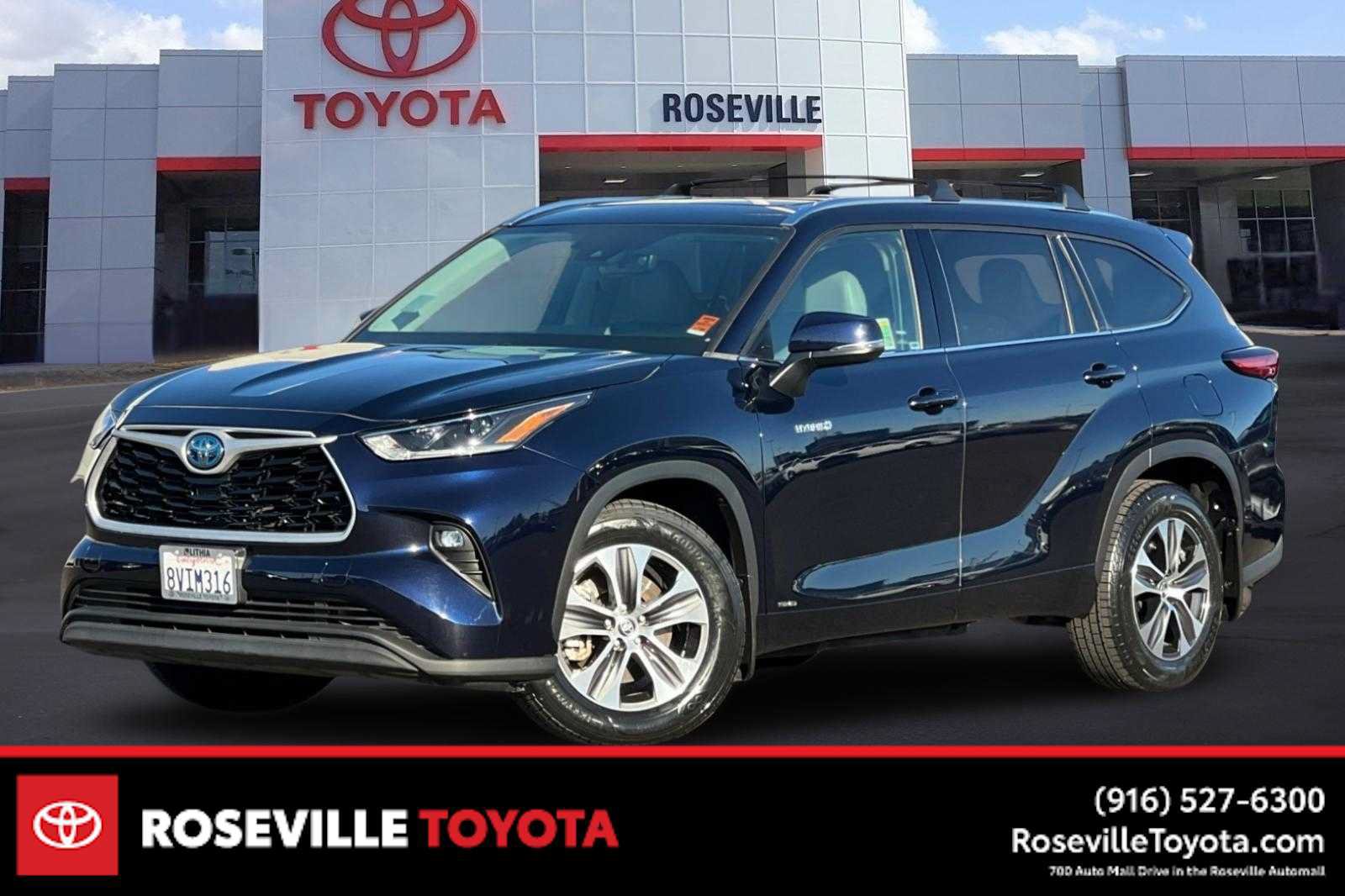 Used 2021 Toyota Highlander XLE AWD/4WD image 1