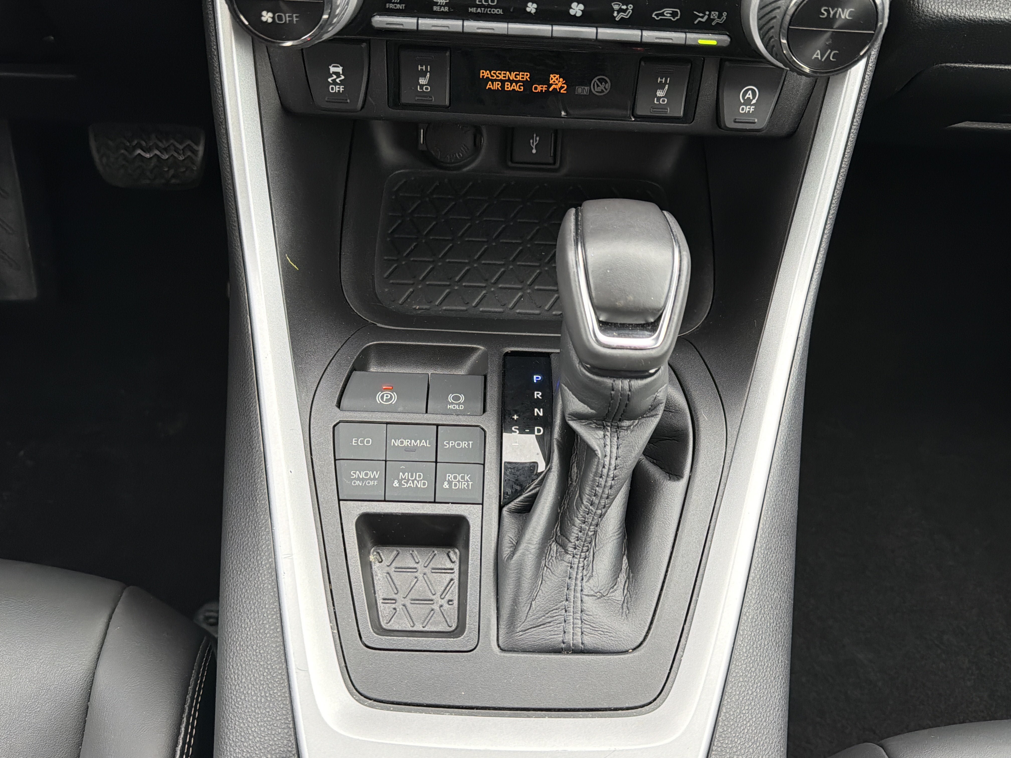 Used 2021 Toyota RAV4 XLE Premium AWD/4WD image 21