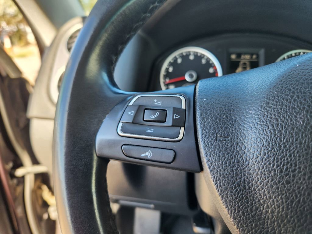 Used 2016 Volkswagen Tiguan S image 23