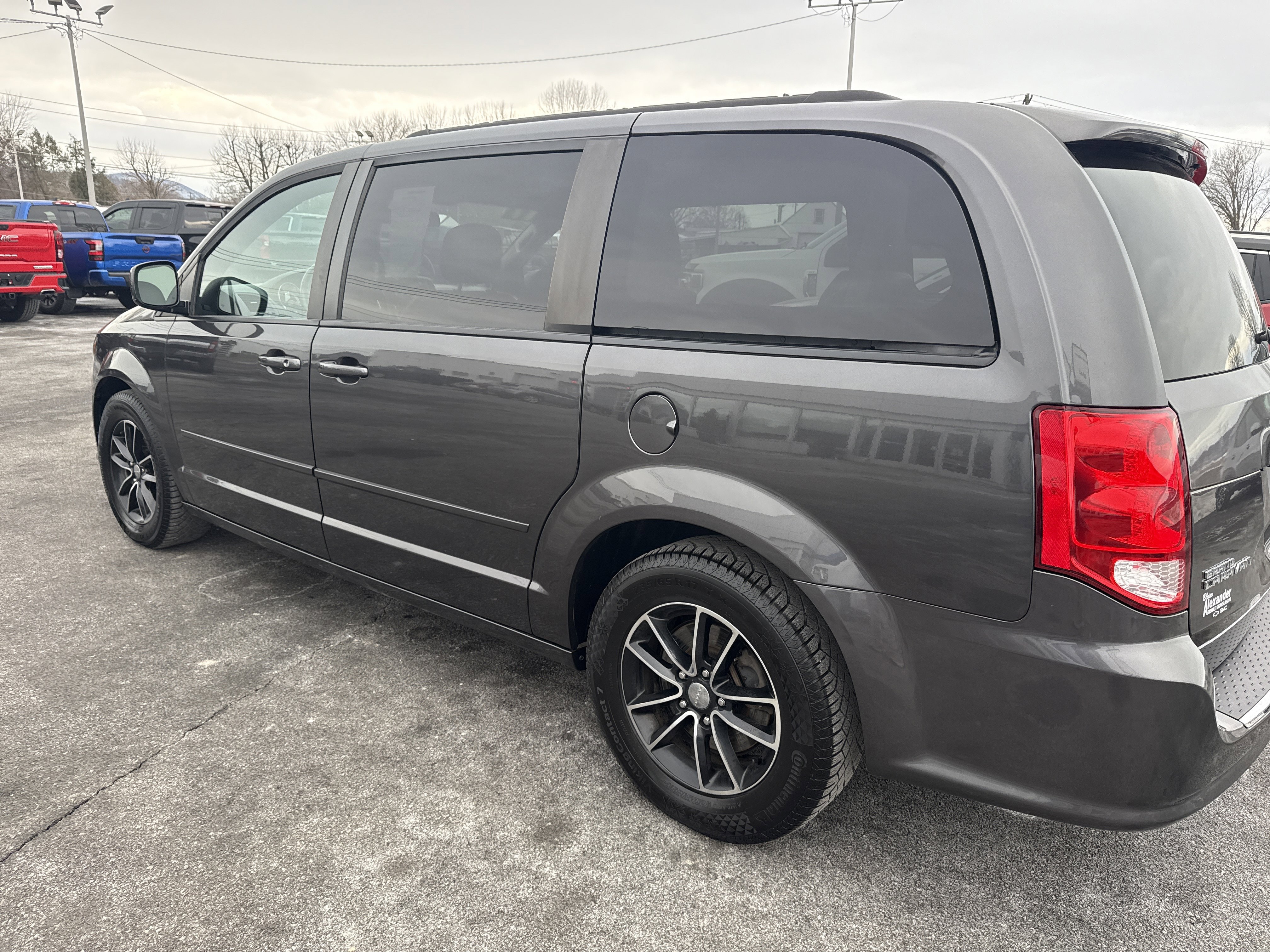 Used 2017 Dodge Grand Caravan GT image 6