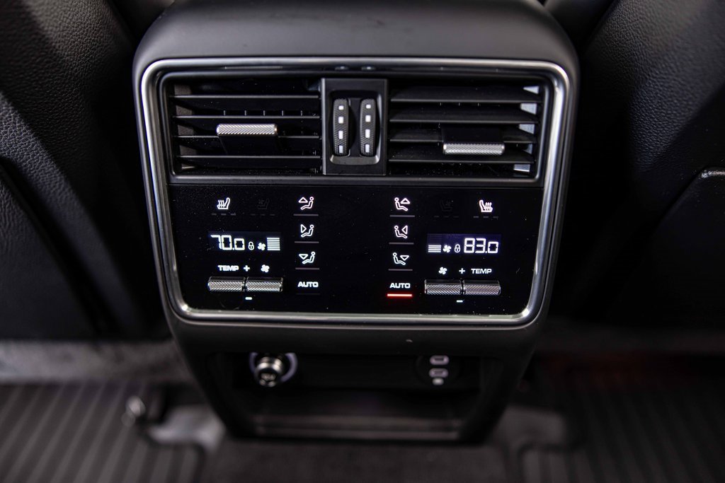 Used 2022 Porsche Cayenne S Platinum image 36