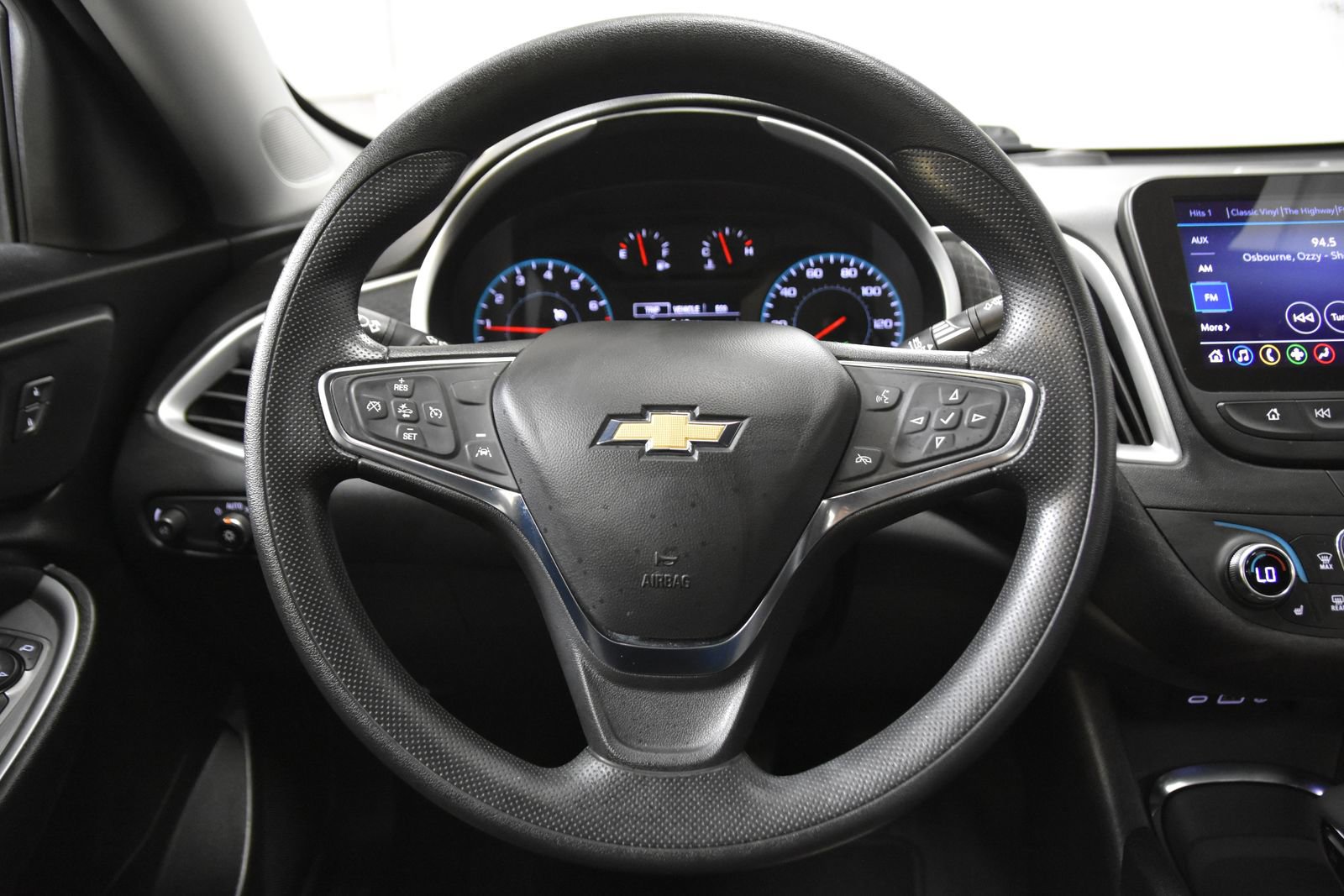 Used 2023 Chevrolet Malibu LT FWD image 17