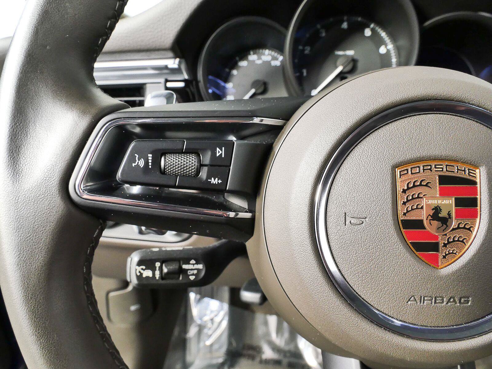 Used 2025 Porsche Macan Turbo AWD/4WD image 12