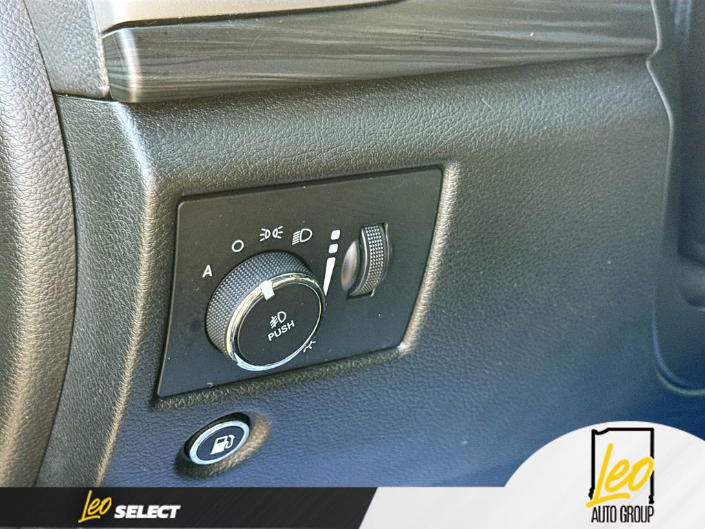 Used 2022 Jeep Grand Cherokee Laredo X image 10