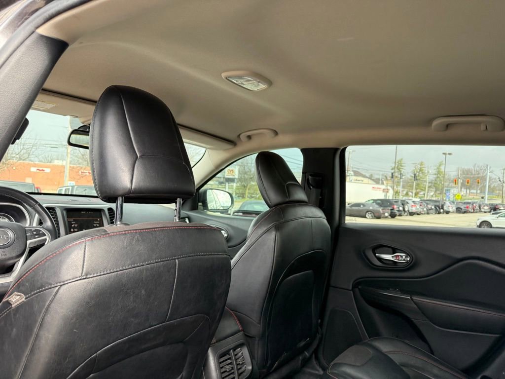 Used 2015 Jeep Cherokee Trailhawk w/ Cold Weather Group image 24