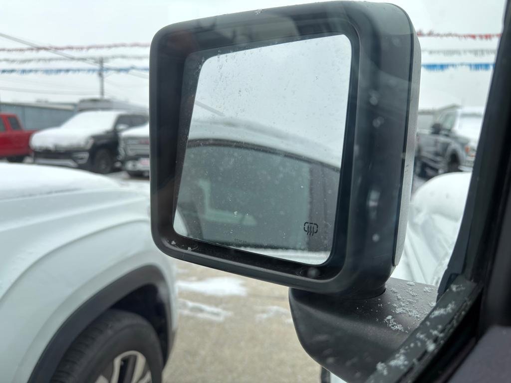 Used 2018 Jeep Wrangler Unlimited Sahara w/ Dual Top Group image 36