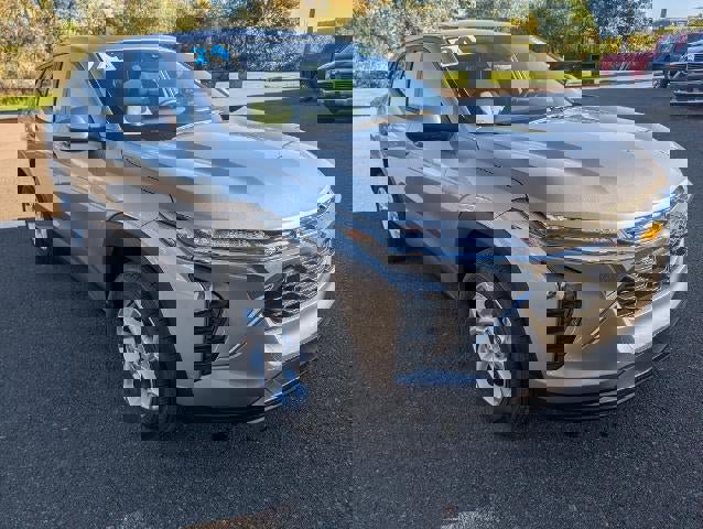 Used 2024 Chevrolet Trax LS w/ LS Convenience Package