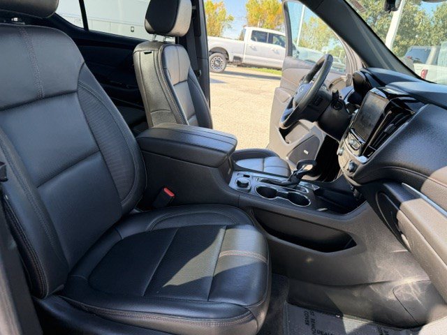 Used 2023 Chevrolet Traverse RS AWD/4WD image 42