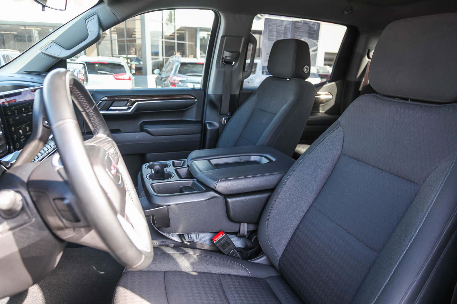 Used 2024 GMC Sierra 1500 SLE image 16