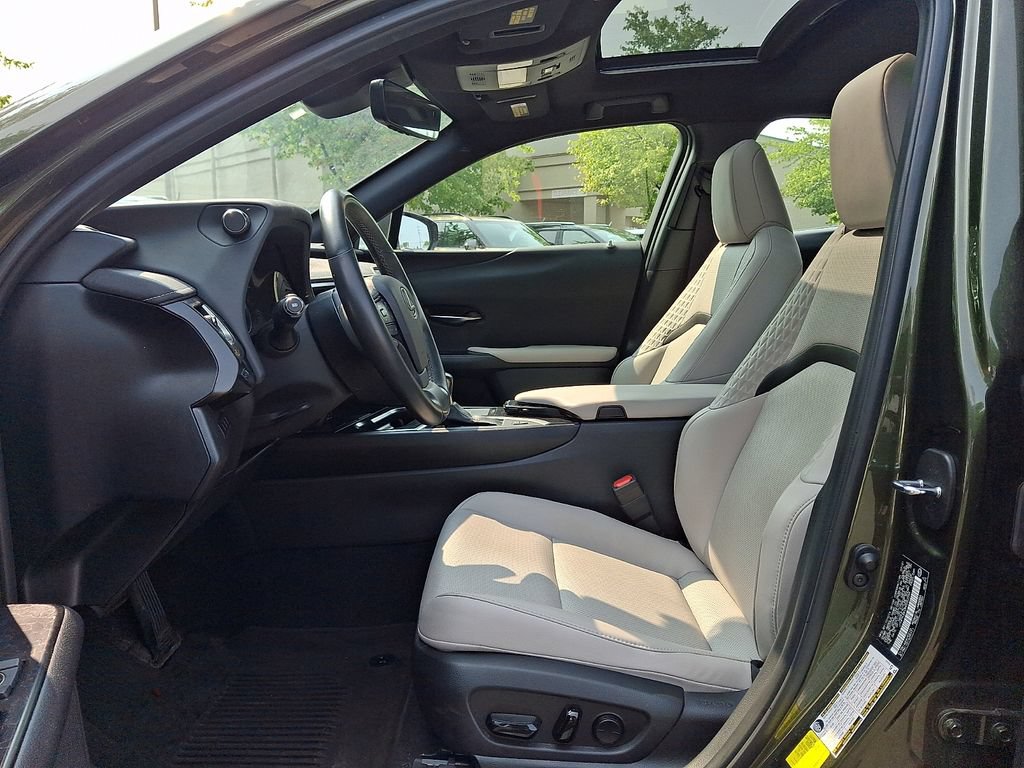 Used 2021 Lexus UX 250h w/ Premium Package AWD/4WD image 17