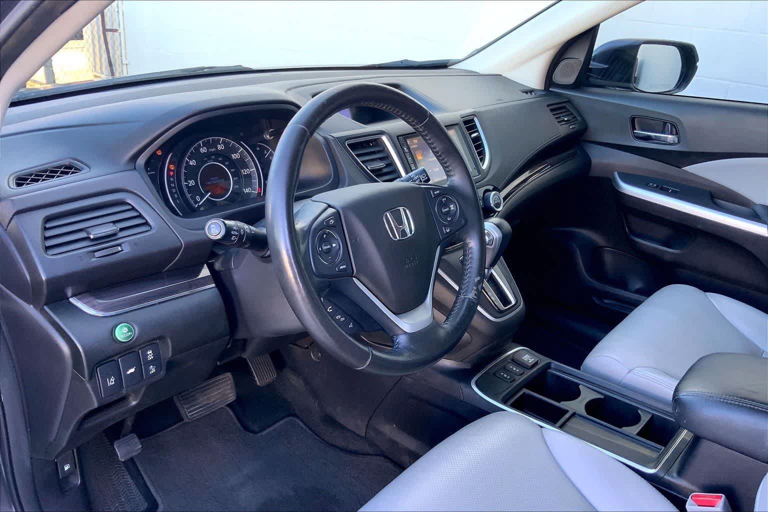 Used 2016 Honda CR-V Touring image 2