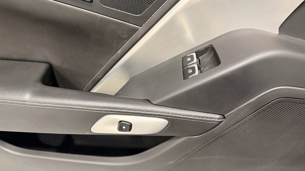 Used 2015 Chevrolet Corvette Stingray Z51 w/ 2LT Preferred Equipment Group image 28