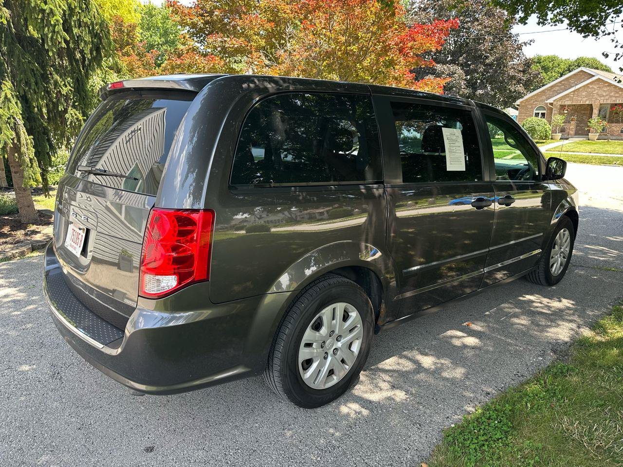 Used 2015 Dodge Grand Caravan American Value Package w/ UConnect Hands-Free Group FWD image 7