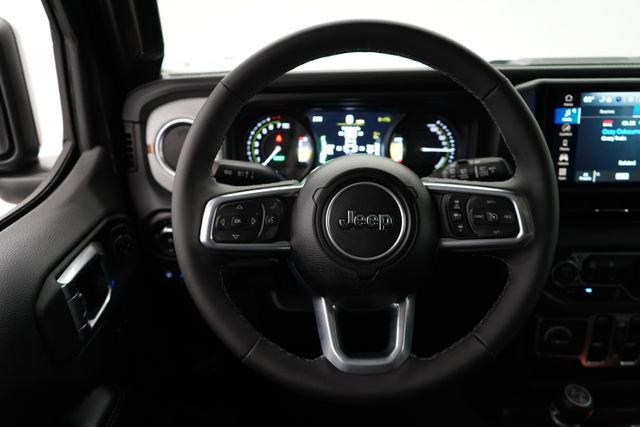 Used 2025 Jeep Wrangler Unlimited Sahara image 15
