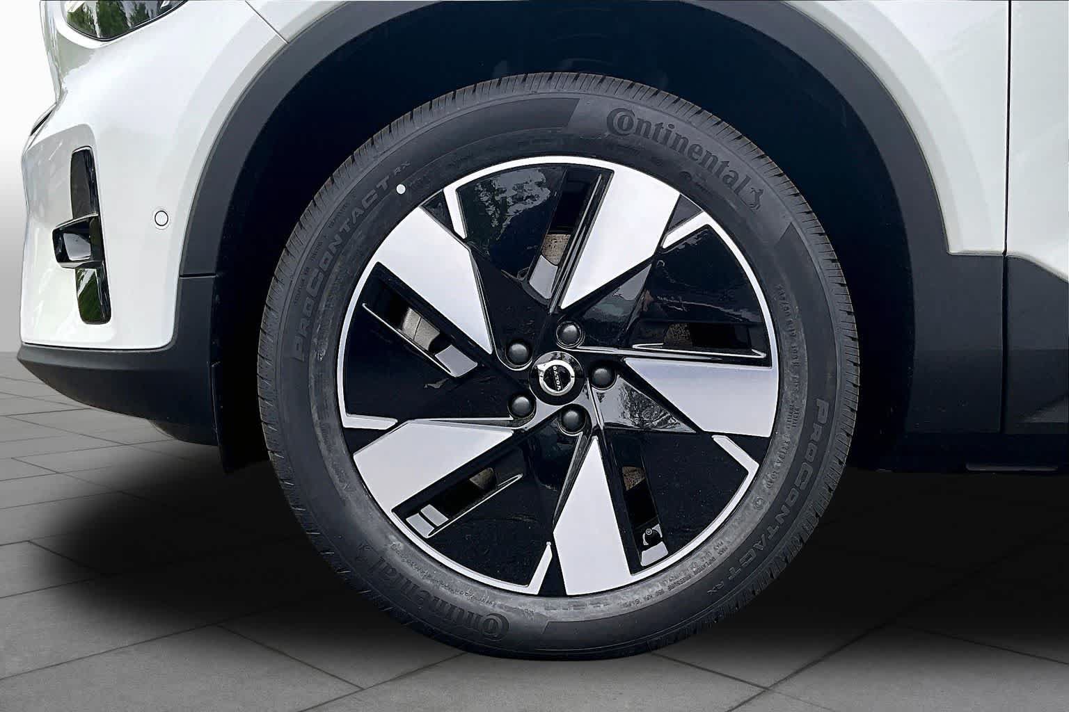 New 2026 Volvo EX40 Plus w/ Climate Package AWD/4WD image 16