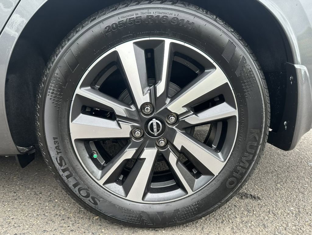 New 2025 Nissan Versa SV w/ Trunk Package image 12