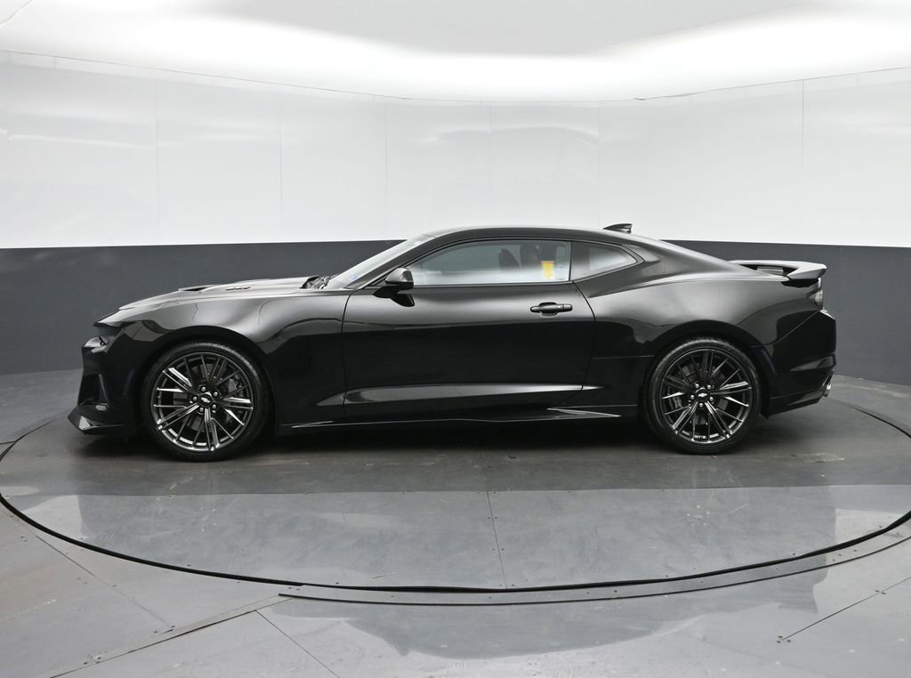 Used 2019 Chevrolet Camaro ZL1 w/ LPO, ZL1 Protection Package RWD image 4