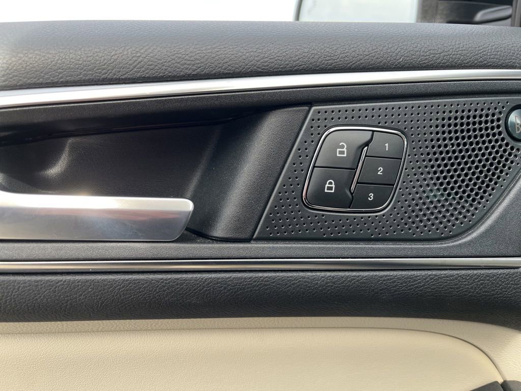 Used 2022 Ford Edge Titanium w/ Equipment Group 301A image 11