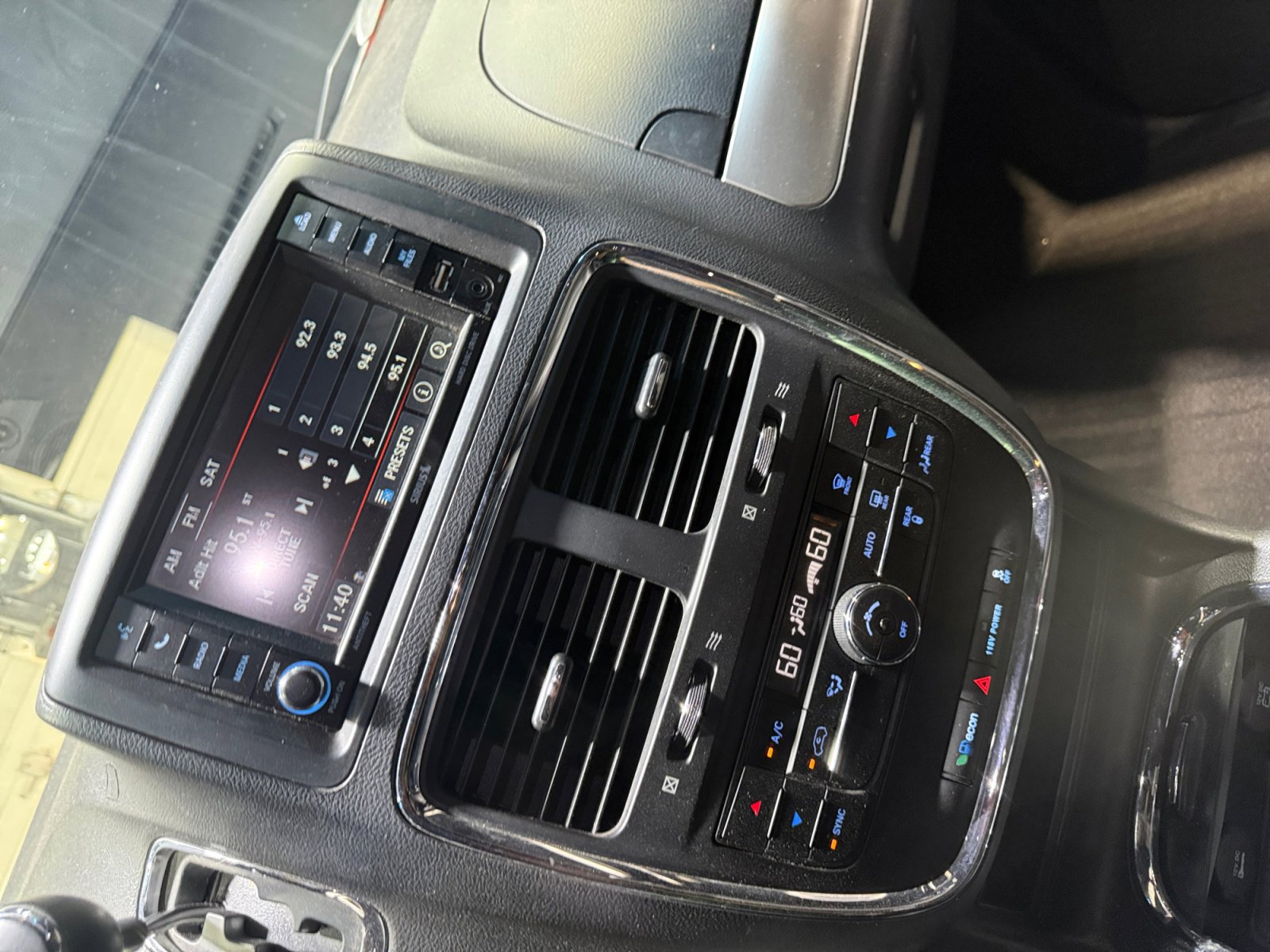 Used 2016 Dodge Grand Caravan R/T FWD image 31