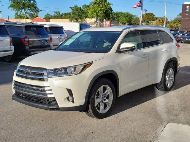 Used 2019 Toyota Highlander Limited image 3