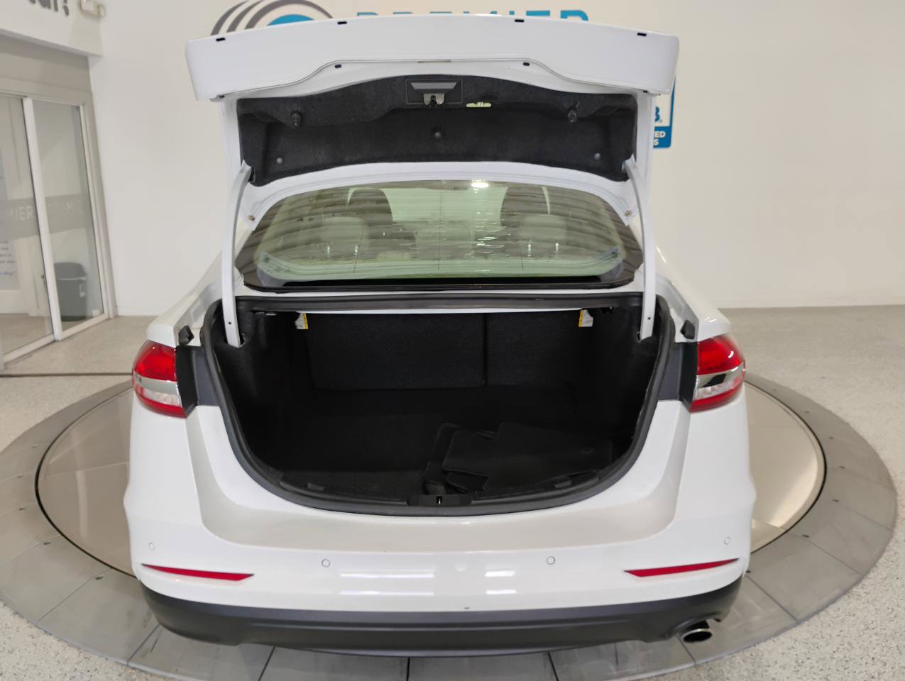 Used 2019 Ford Fusion SE image 77