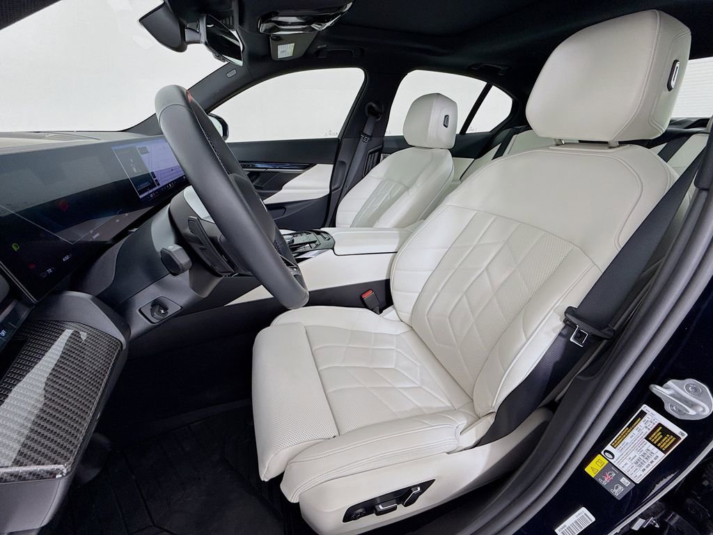 Used 2025 BMW i5 M60 w/ Premium Package AWD/4WD image 5