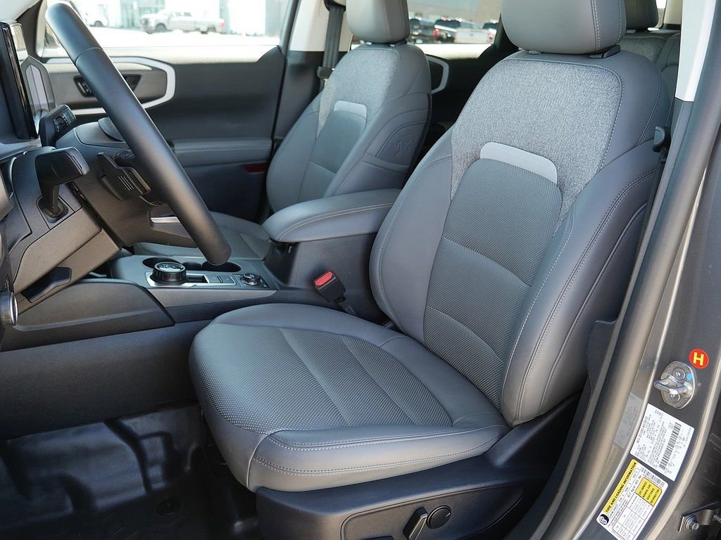 Used 2025 Ford Bronco Sport Badlands image 15