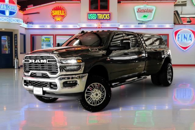 Used 2025 RAM 3500 Tradesman AWD/4WD image 2