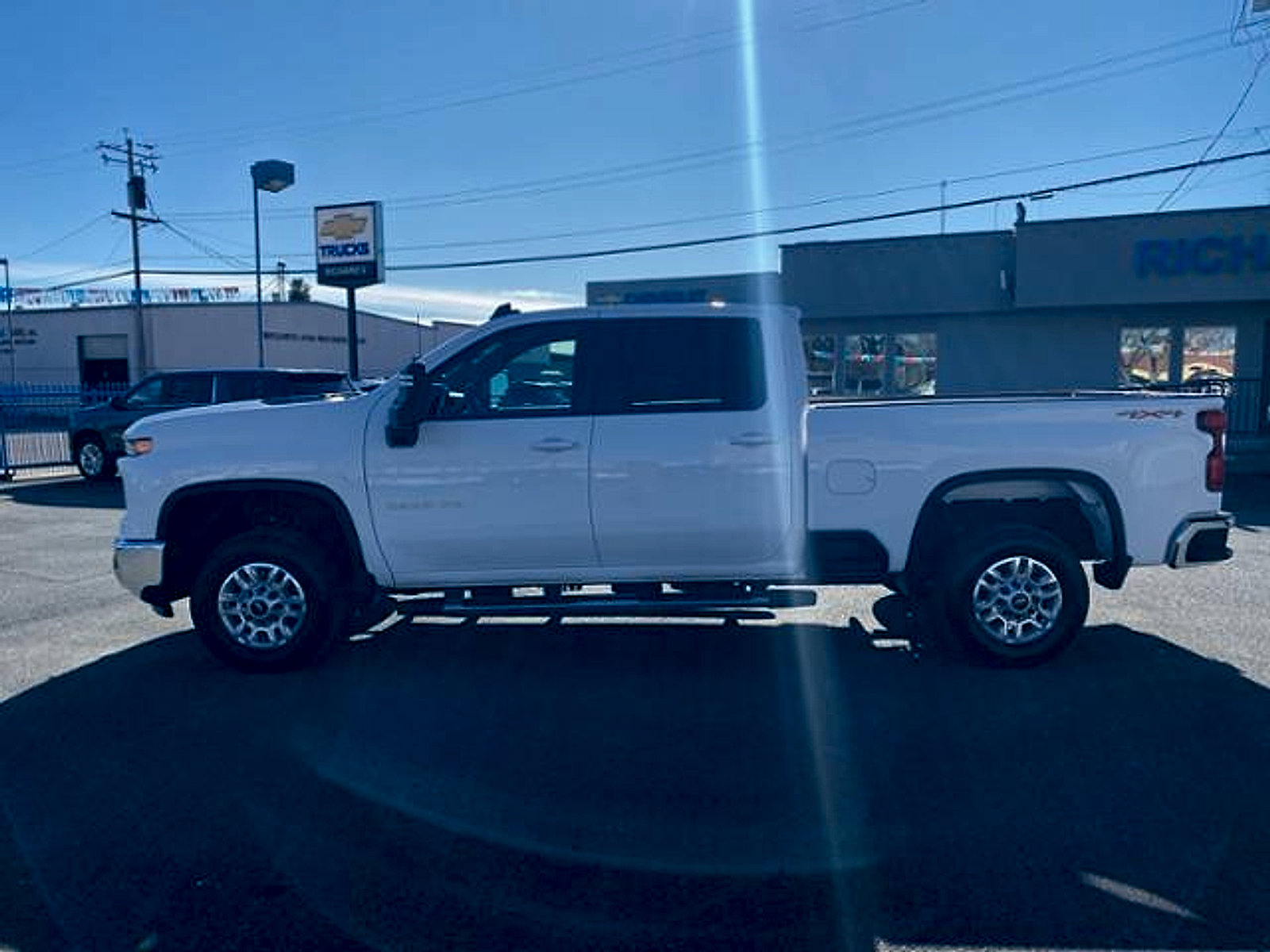 Used 2024 Chevrolet Silverado 2500 LT AWD/4WD image 8