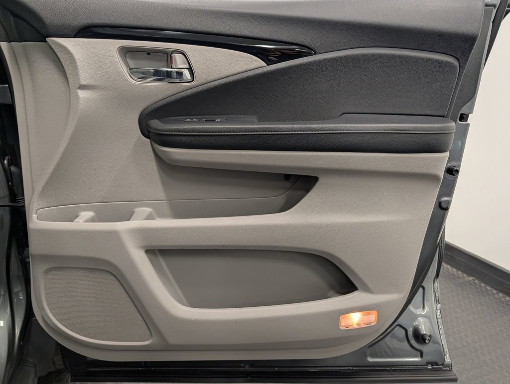 Used 2019 Honda Ridgeline RTL-E image 34